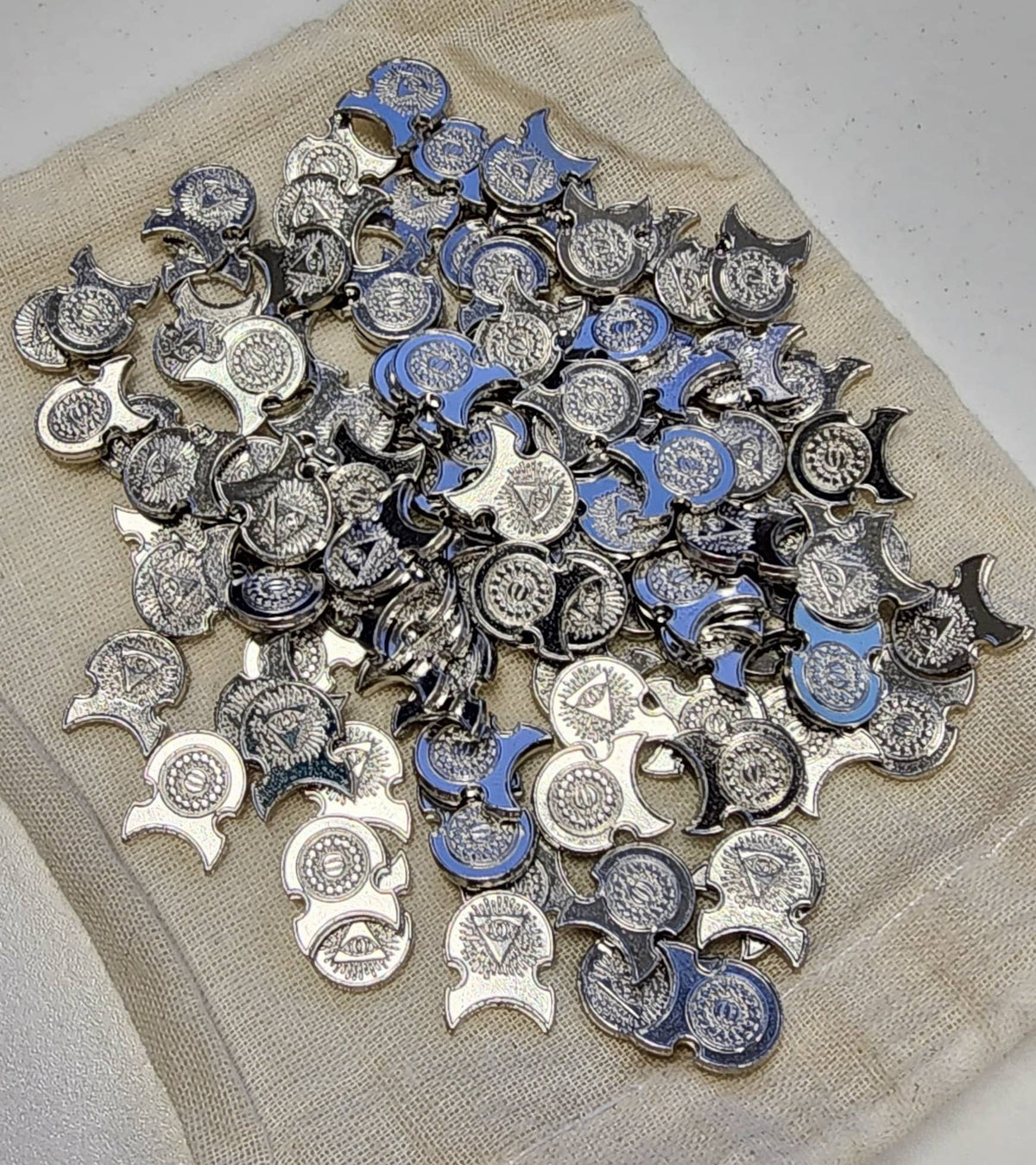 1,000 Platinum Metal Coins, detail view 17