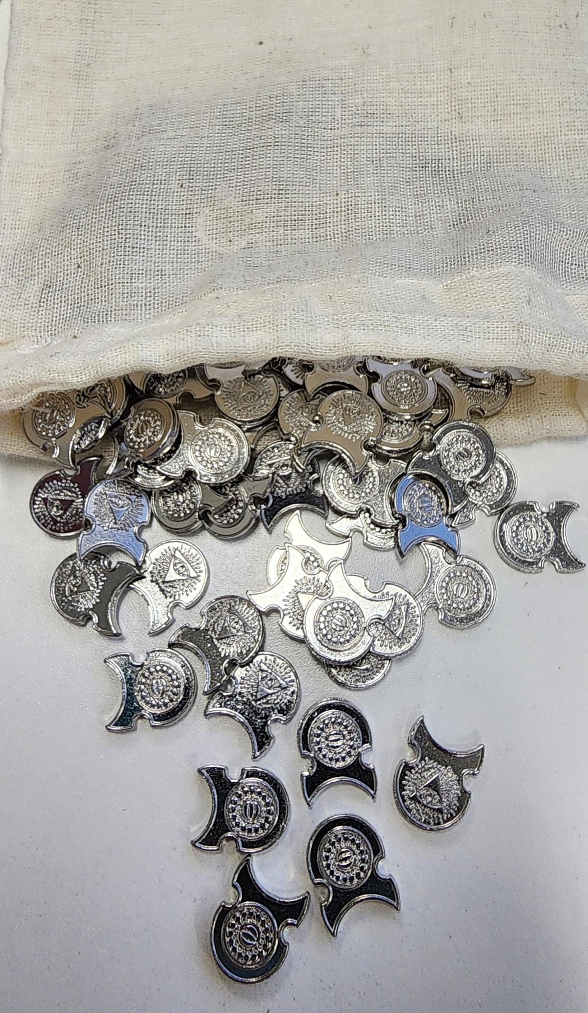 1,000 Platinum Metal Coins, detail view 18