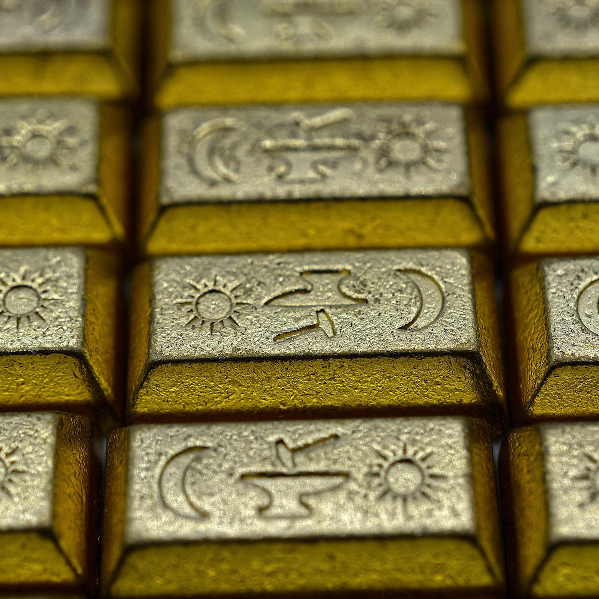 20 Gold Metal Ingots, detail view 3