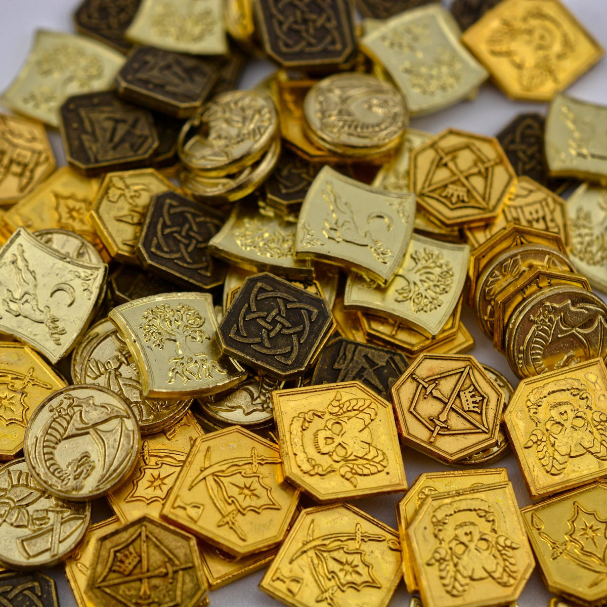 500 Mixed Gold Metal Coins, detail view 7