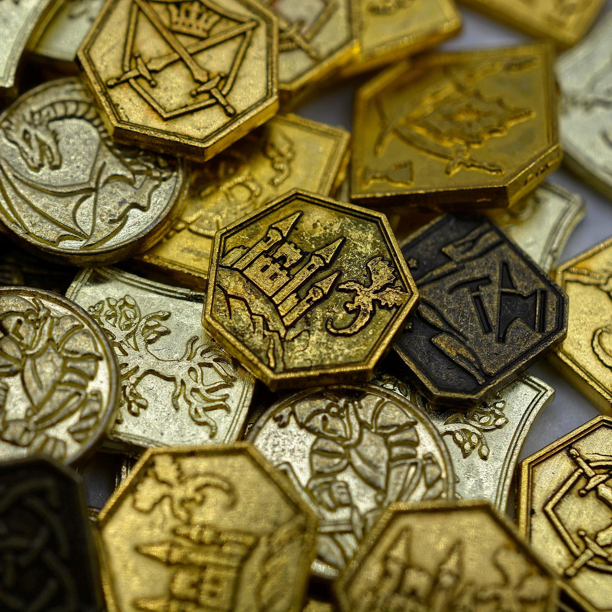 500 Mixed Gold Metal Coins, detail view 2