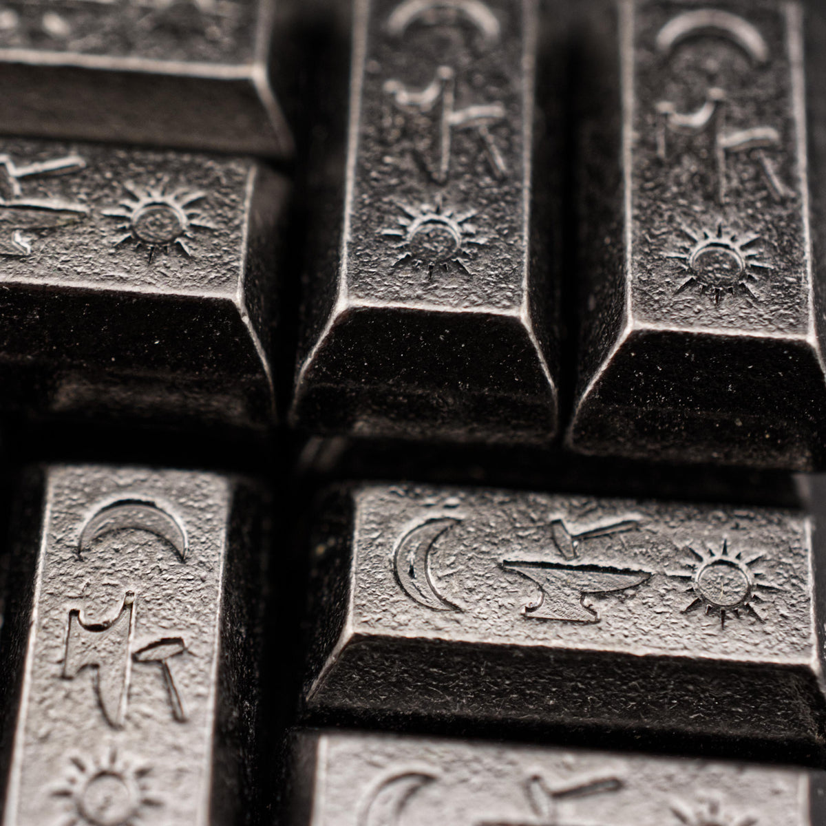 20 Dark Gunmetal Ingots, detail view 2