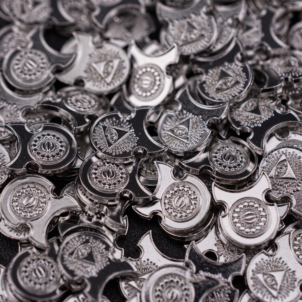 1,000 Platinum Metal Coins, detail view 2
