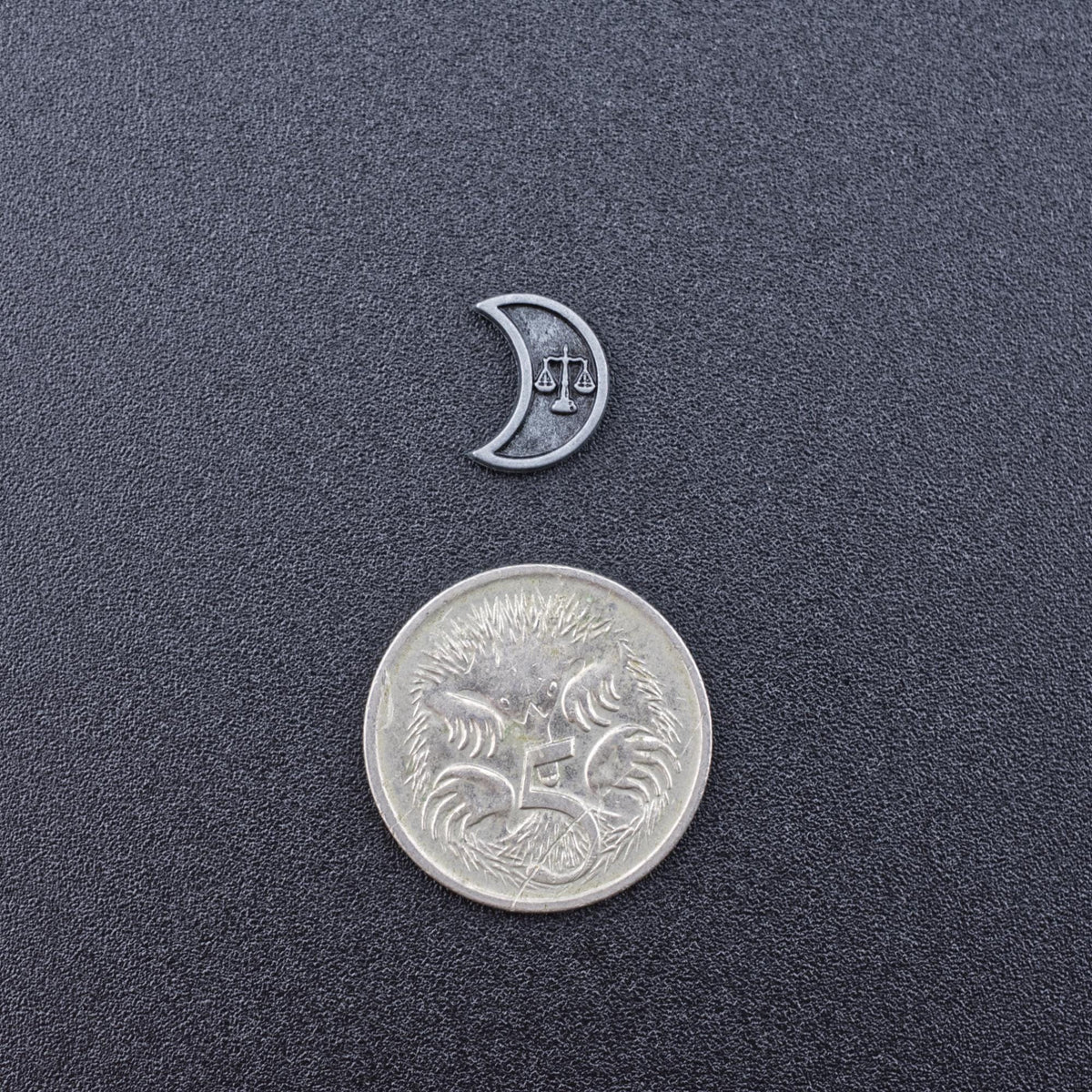 100 Silver Metal Coins, detail view 9