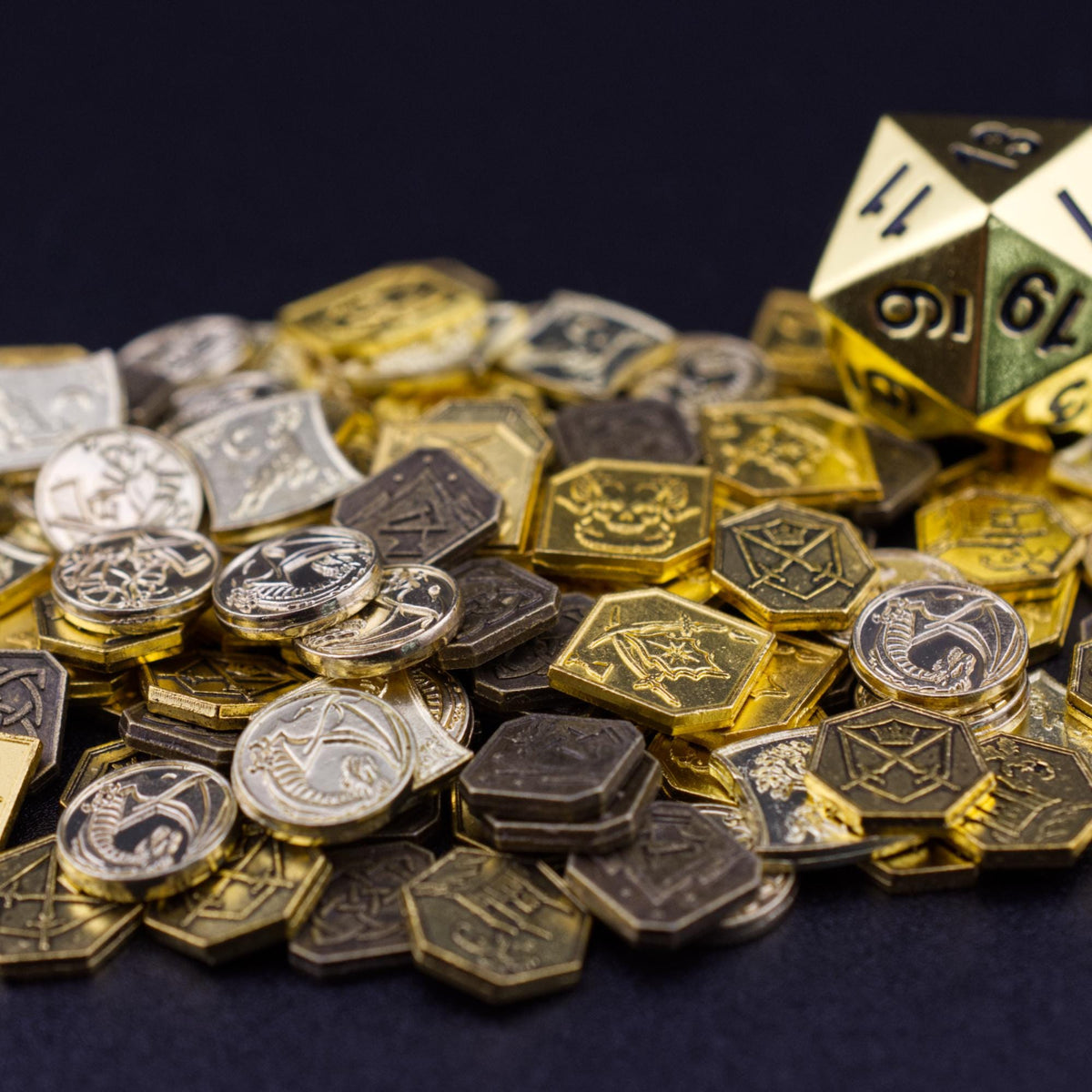 500 Mixed Gold Metal Coins, detail view 9