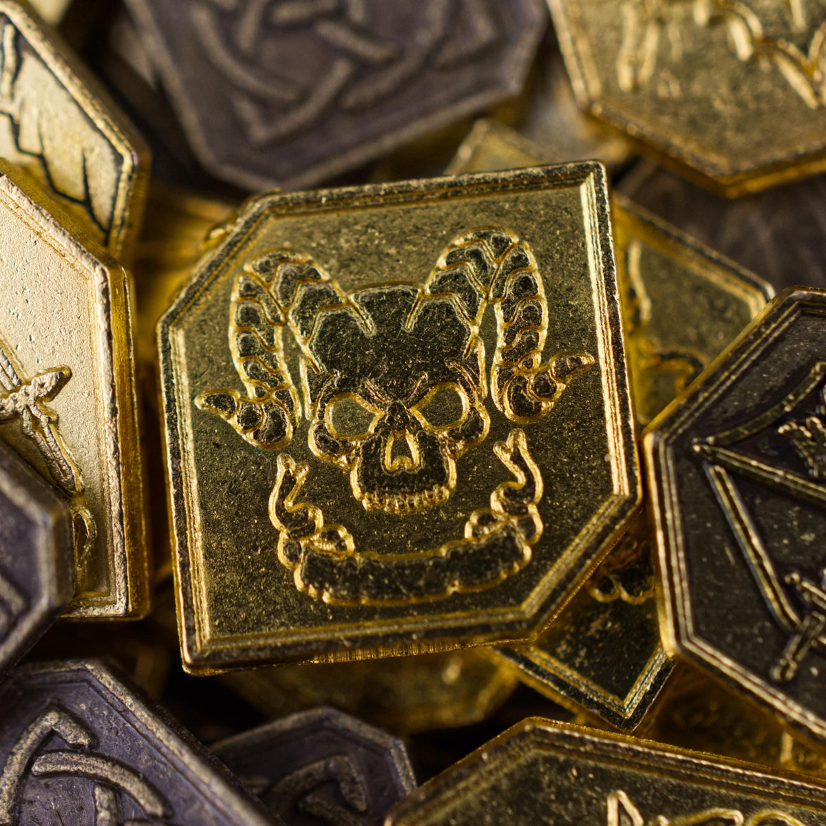 500 Mixed Gold Metal Coins, detail view 11